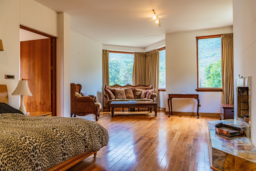 10 Bedroom Property for Sale in Bishopscourt Western Cape